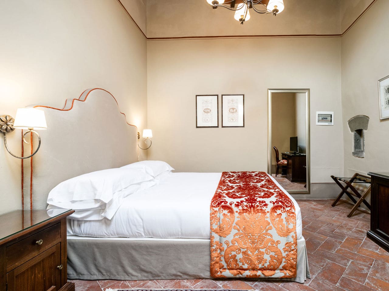 1024-Gallery_Camera-Classic-00