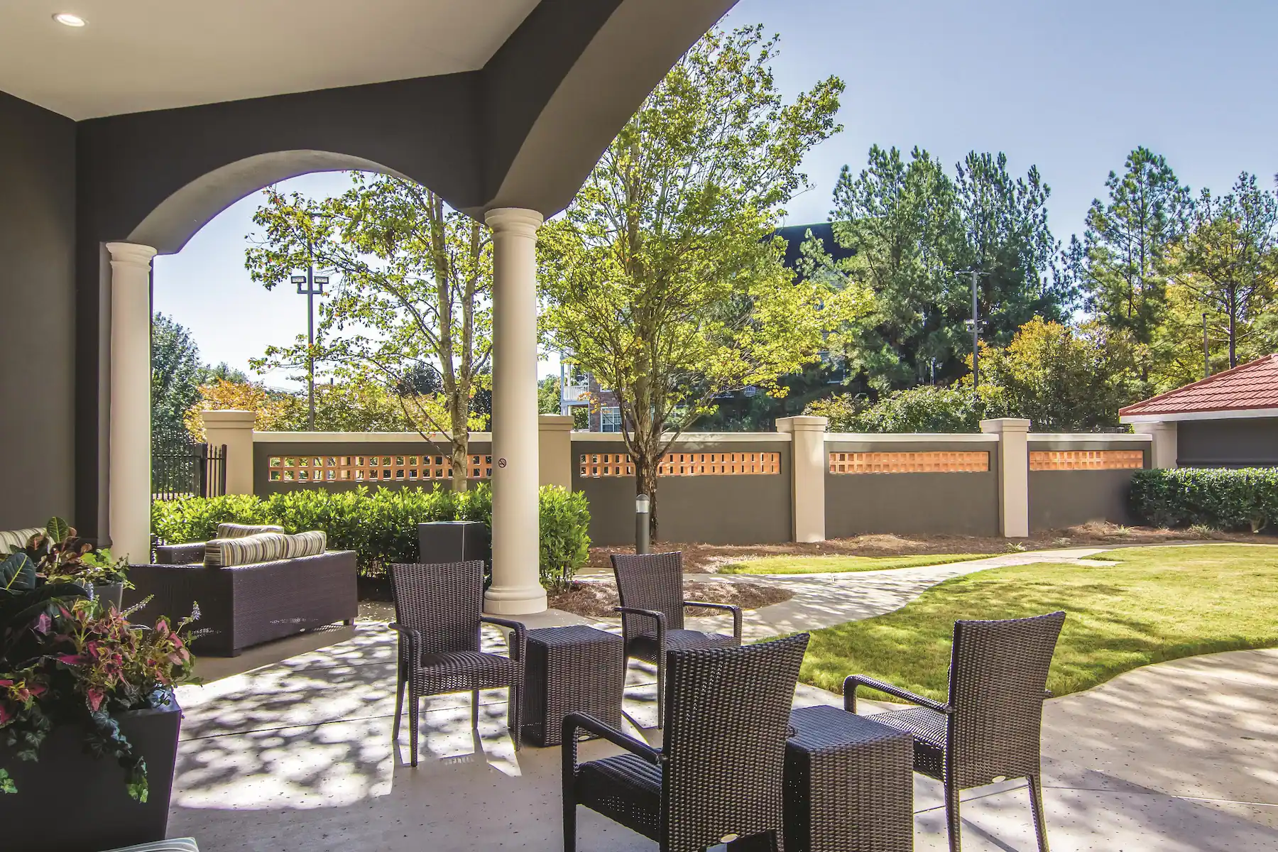 53074_Courtyard_1