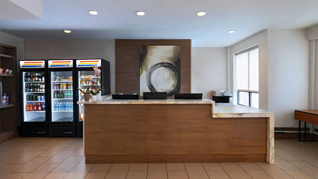 DFWXU-P0037-Front-Desk.16x9