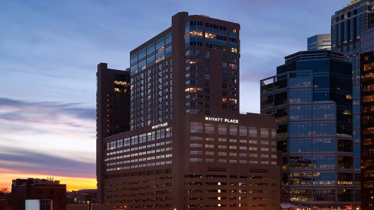 Hyatt-Place-Minneapolis-Downtown-P007-Exterior.16x9