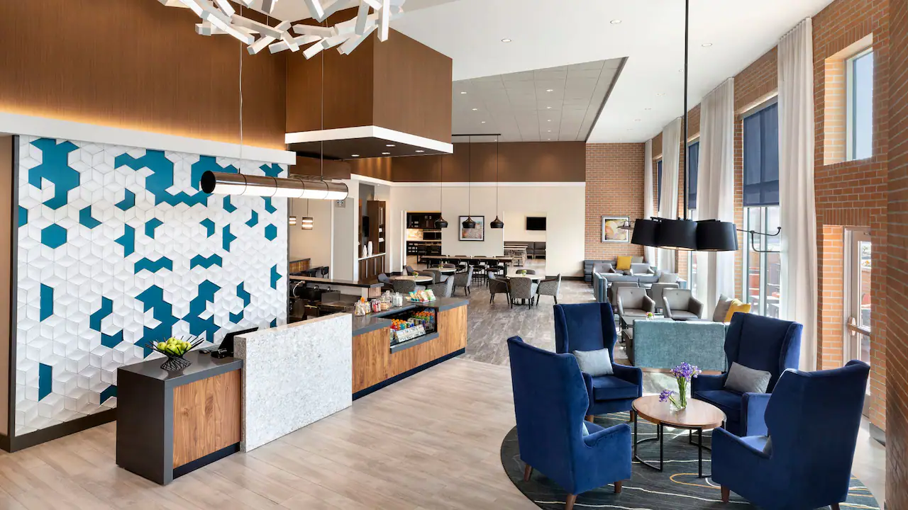 Hyatt-Place-Vacaville-P002-Lobby-Front-Desk.16x9