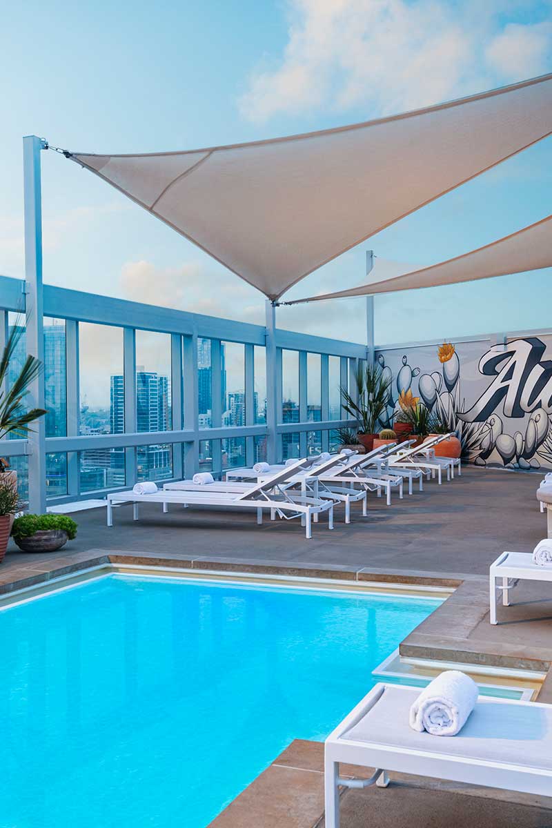 ausctr-rooftop-pool
