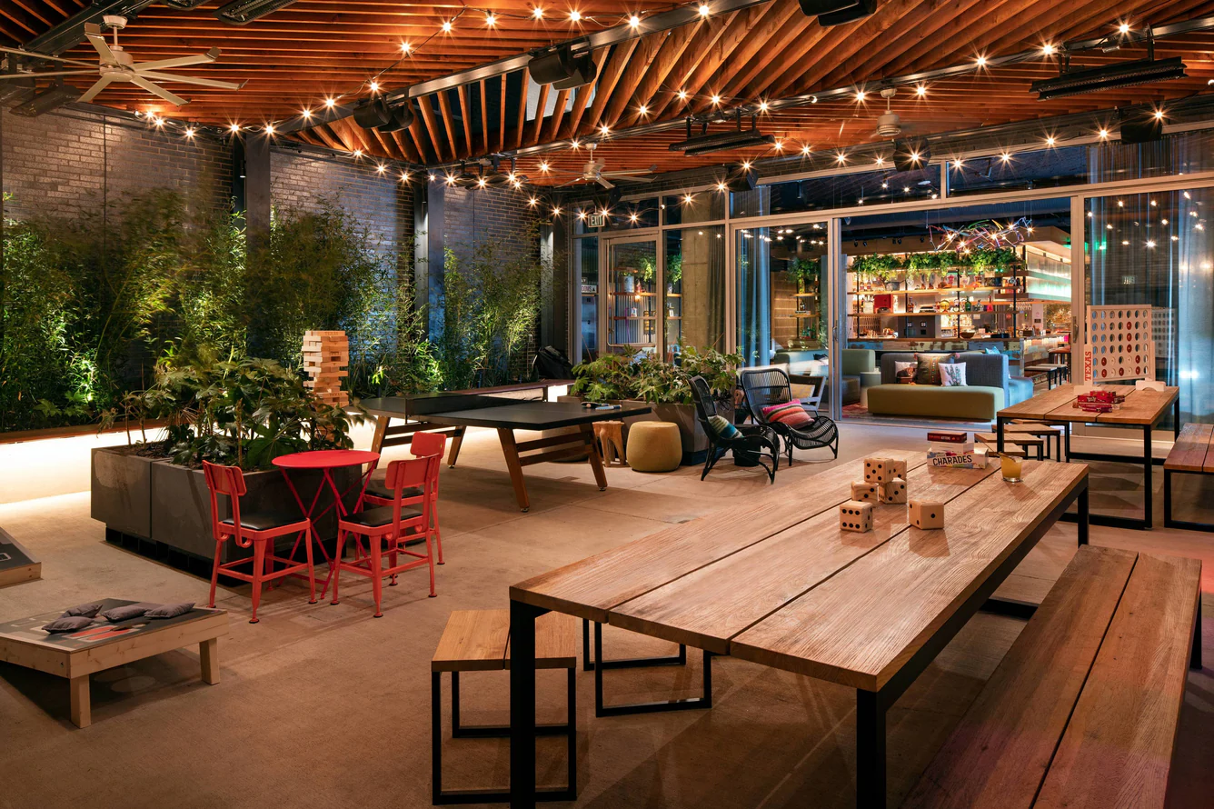 ausox-backyard-3409-hor-clsc