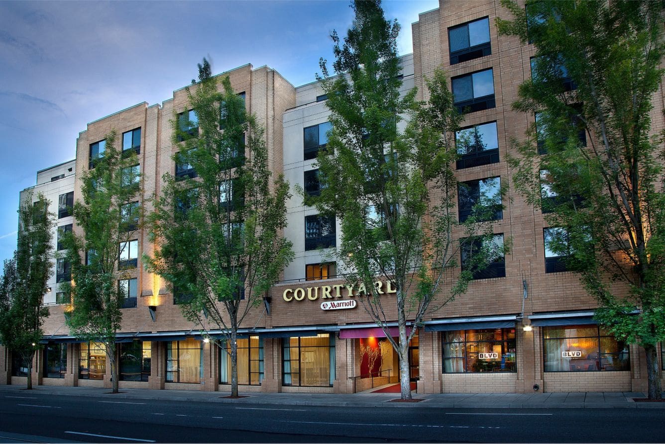 cy-pdxcl-hotel-exterior-33745-28765_Classic-Hor