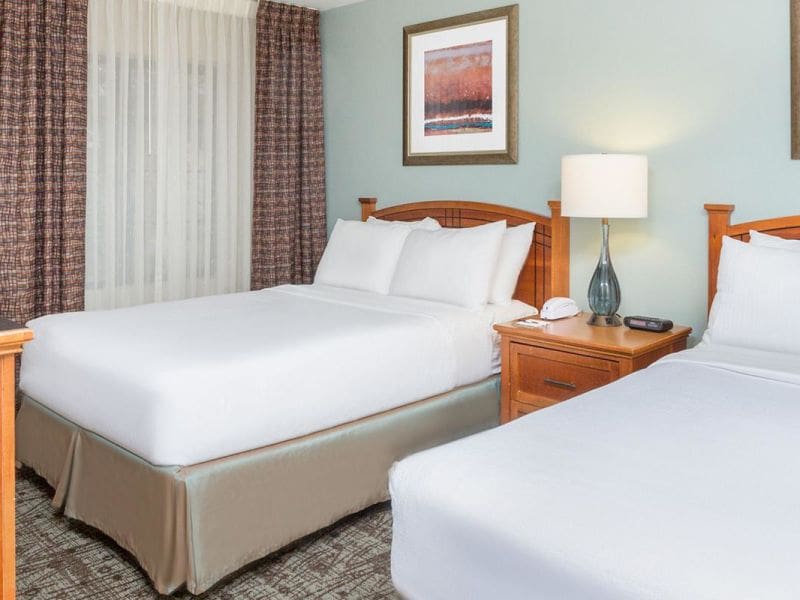 es_suites_double_bed_guest_room
