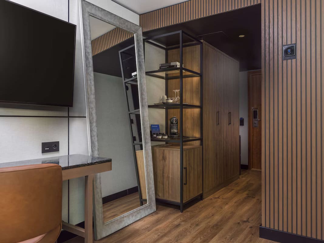 16256-114250-f76865752_4K_result