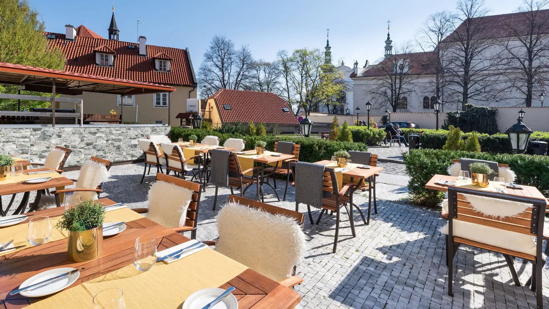 PRGJP-P0002-Terrace.16x9_result